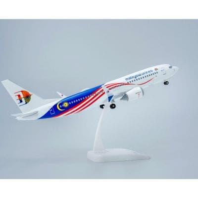 Malaysia Airlines Aircraft Model Boeing 737-8 (Journify2U)